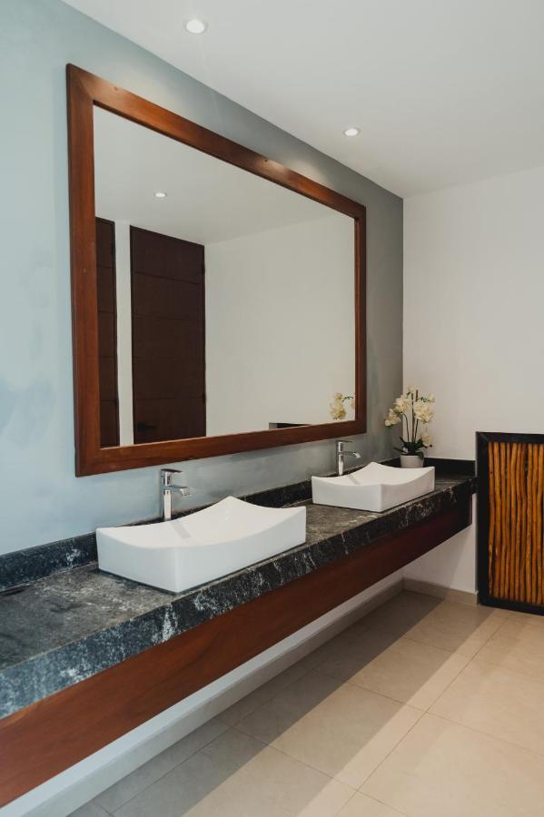 Phantom Suites Playa del Carmen Exteriör bild
